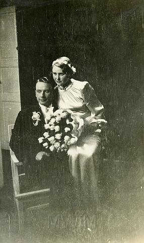 KKE 792-2.jpg - Fotografia ślubna przyjaciół Łucji Kossarskiej, Kowno, 30.I.1937 r.